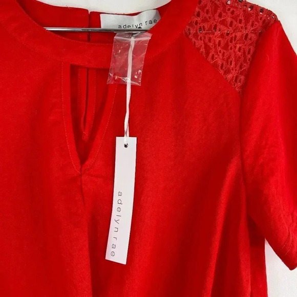 Adelyn Rae Red Twist Front Keyhole Top - Picture 3 of 13